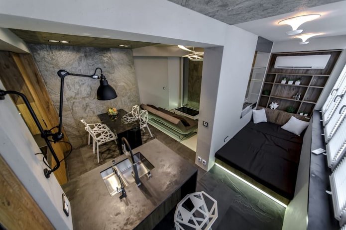 interno di un monolocale con balcone