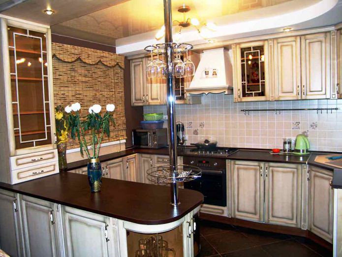 Cucina classica con un tocco country