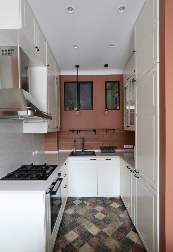 disposizione di una cucina stretta