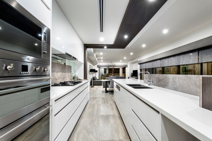 illuminazione all'interno di una cucina stretta