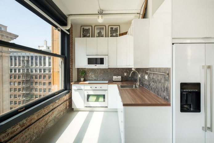 design degli interni di una cucina stretta