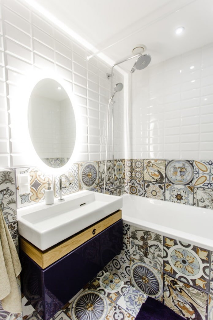piastrelle diverse in bagno