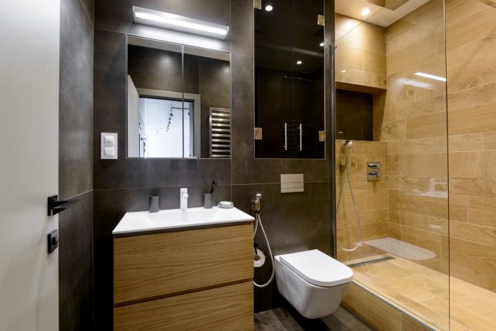 armadietto a specchio nel bagno