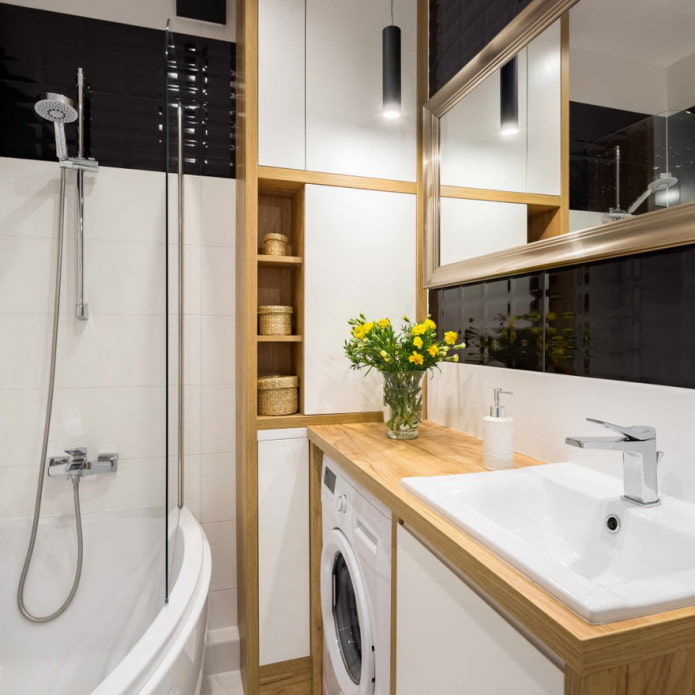 mobili in legno nel bagno