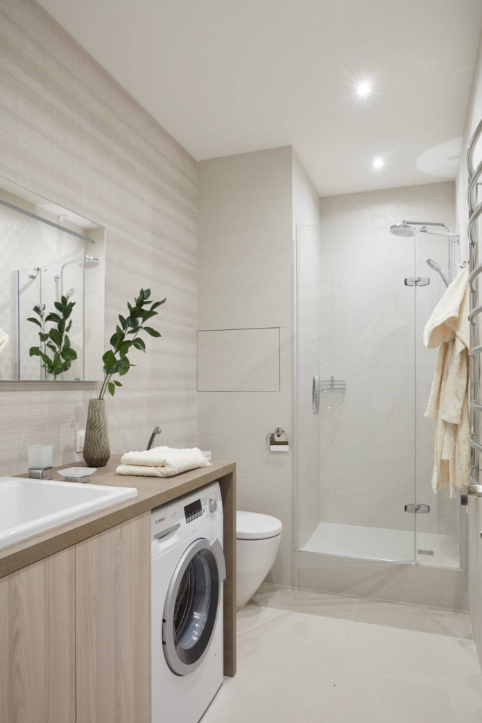 Box in un bagno luminoso