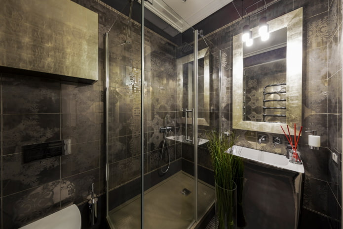 Bagno nei toni scuri