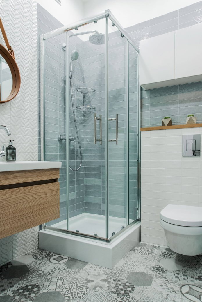 Bagno nei toni del grigio e del blu
