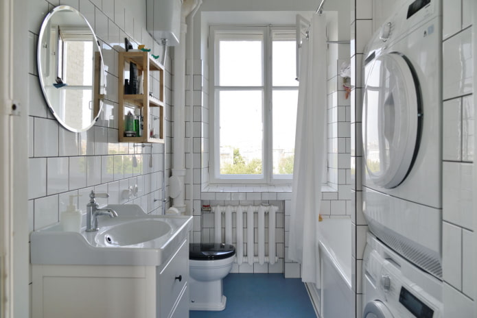 grande finestra nel bagno