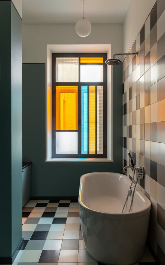 vetro colorato alla finestra