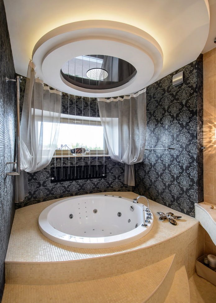 tulle sopra la vasca da bagno