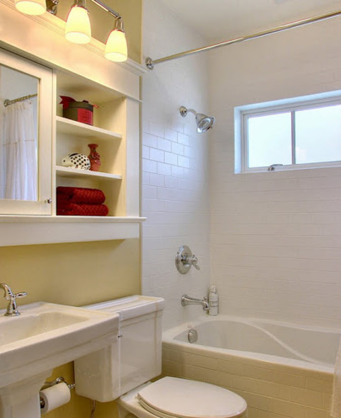 bagno con finestra in cucina