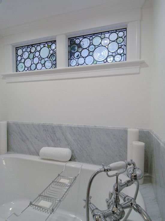 come decorare una finestra in bagno