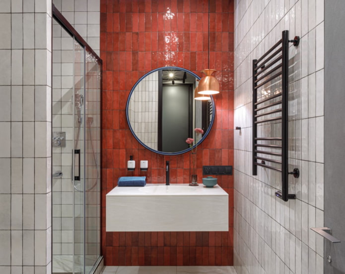 piastrelle rosse in bagno