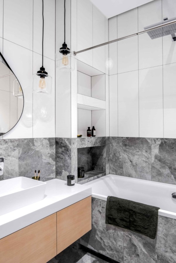 bagno bianco e grigio