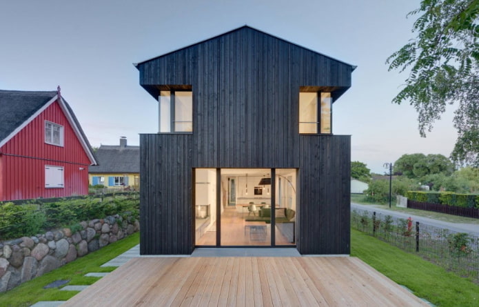 casa nera in stile scandinavo