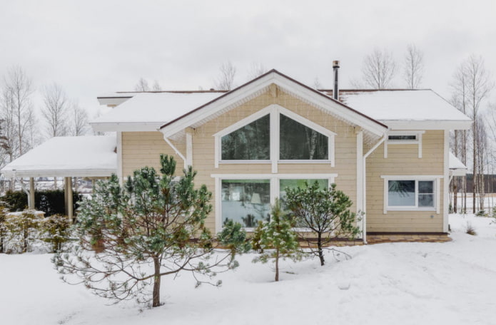 casa beige in stile scandinavo