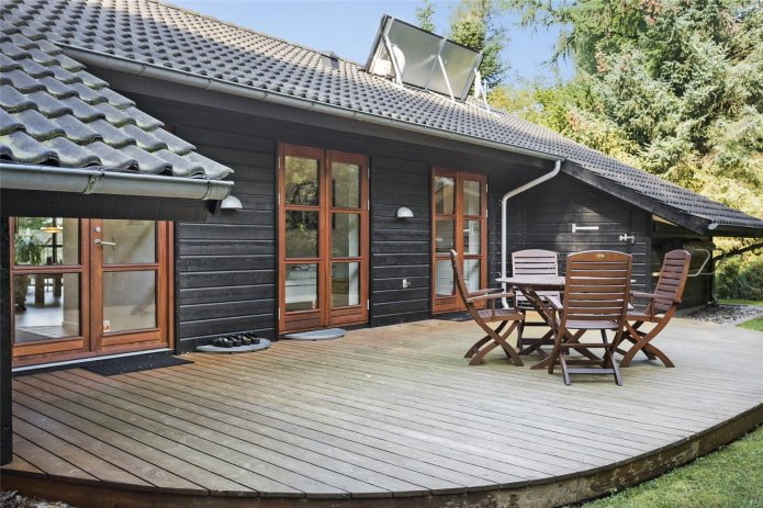 porte e finestre in una casa in stile scandinavo