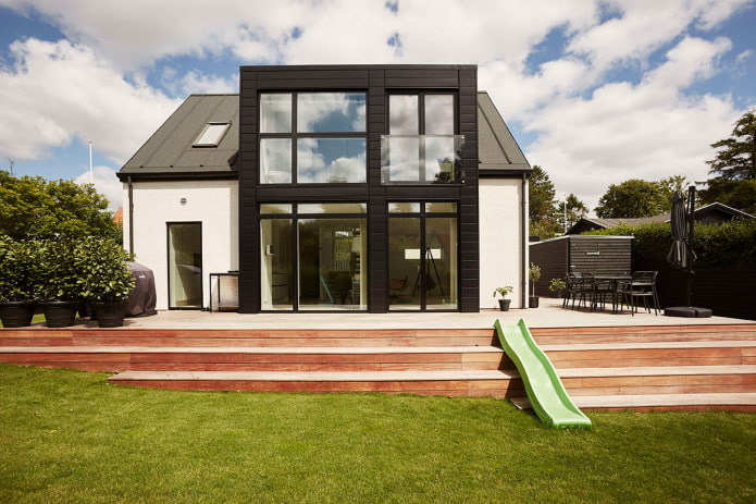 portico di una casa in stile scandinavo
