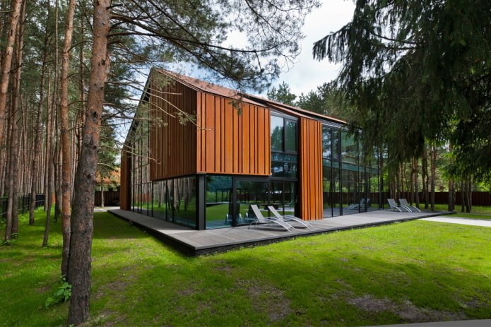 casa in stile high-tech nella foresta