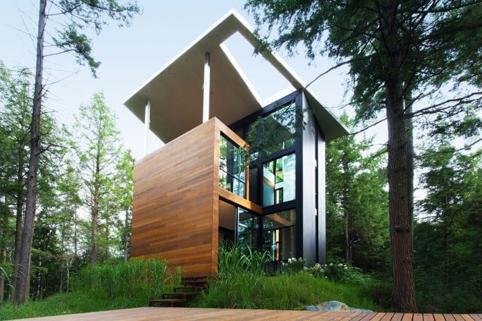 casa in stile high-tech nella foresta