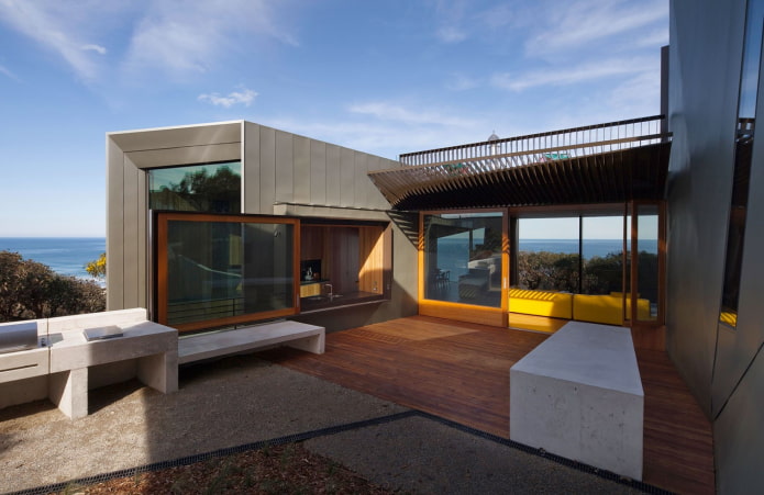 casa in stile high-tech in riva al mare