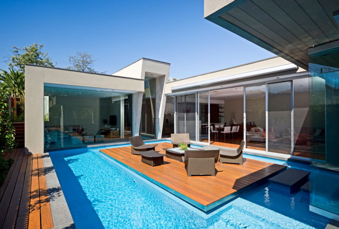 casa con terrazza in stile high-tech