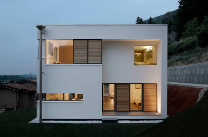 piccola casa in stile high-tech