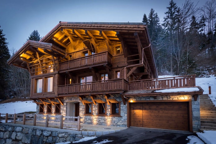 casa a tre piani con garage