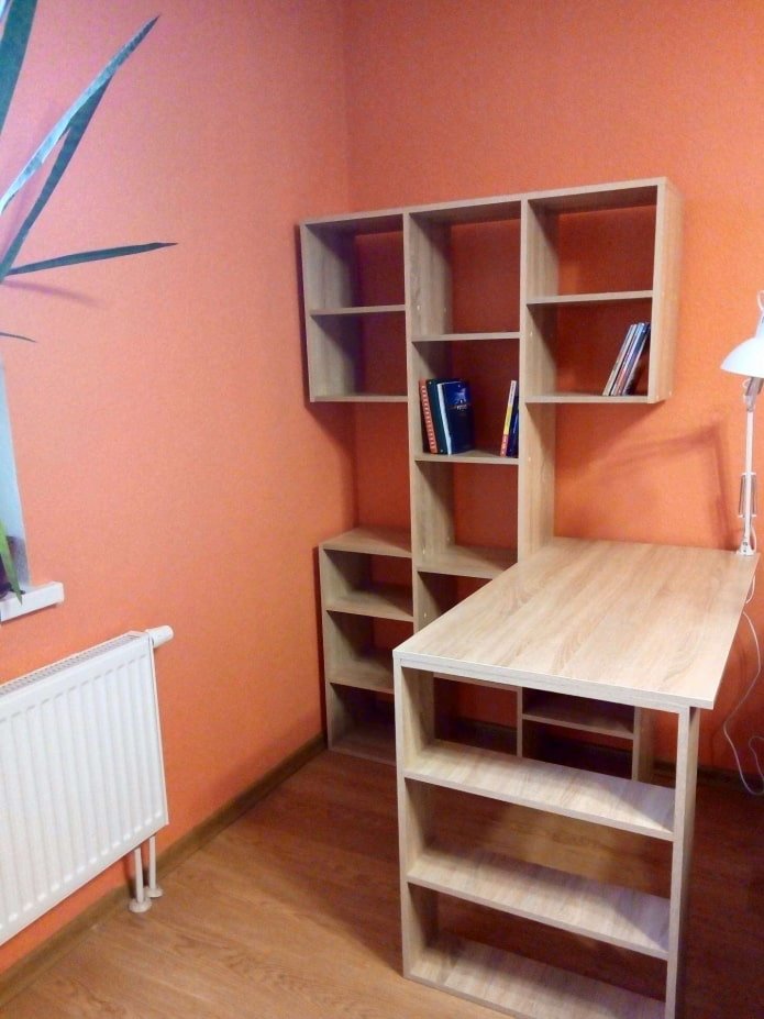 mobili per l'ufficio in legno chiaro