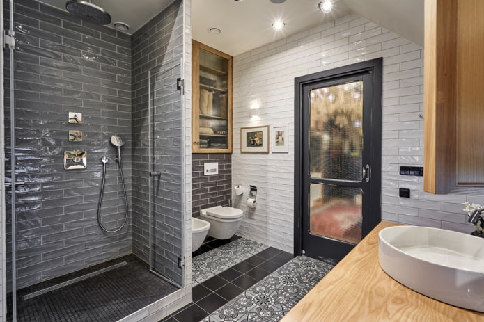 cabina doccia in piastrelle in stile loft