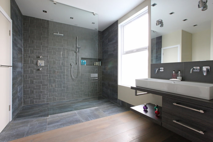 cabina doccia in piastrelle in stile moderno