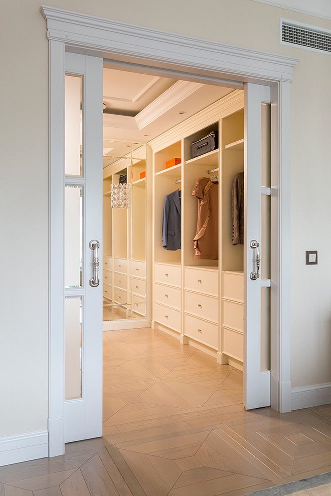 porte per scomparti all'interno dell'armadio