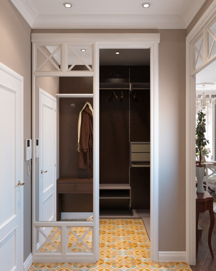 camerino con porte a specchio nell'interno