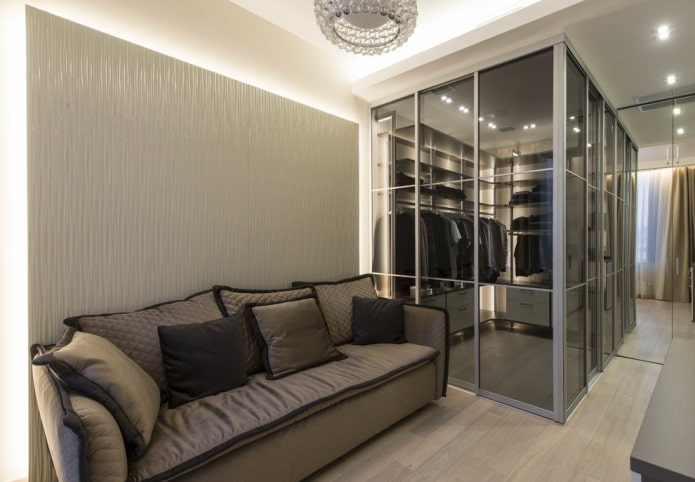 camerino con porte ad angolo all'interno