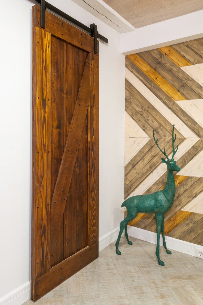 porta del fienile in legno