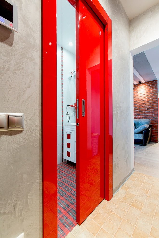 porte rosse negli interni in stile loft