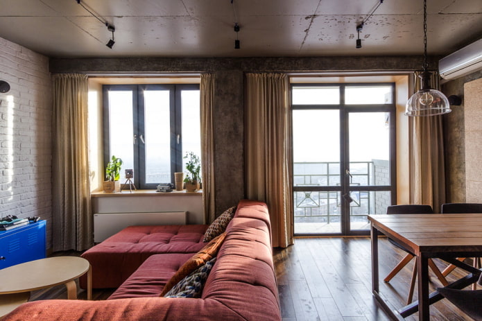 porta balcone in un interno in stile loft