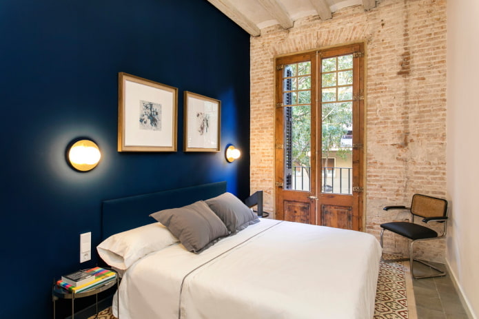 porta balcone in un interno in stile loft