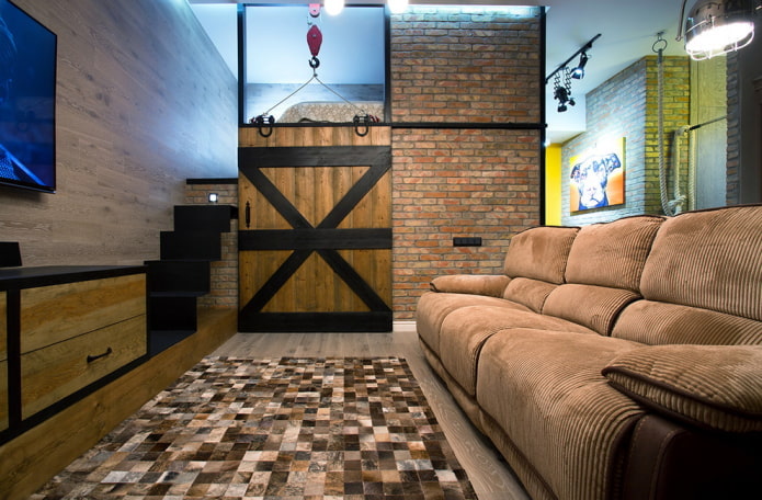 porte all'interno del soggiorno in stile loft