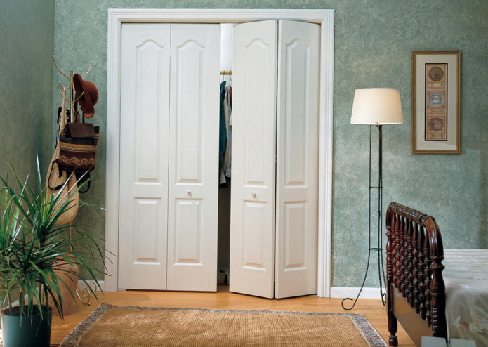 porte a fisarmonica per interni in stile provenzale