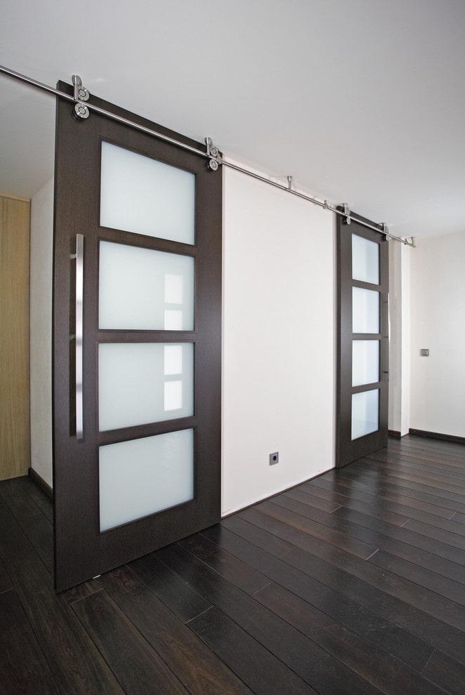 porte color wengé con vetro all'interno