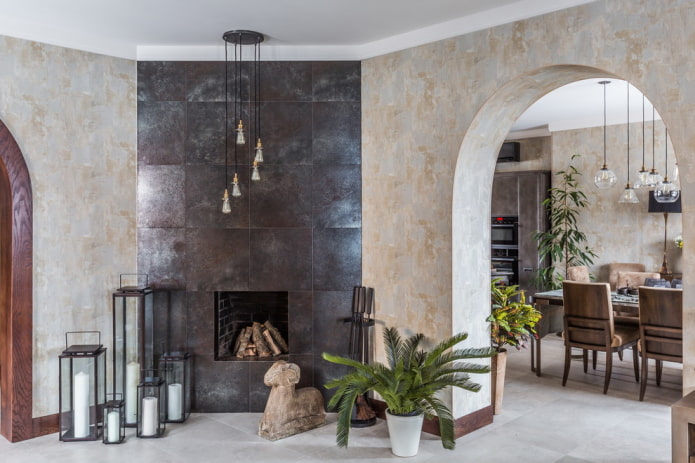 porta decorata con stucco