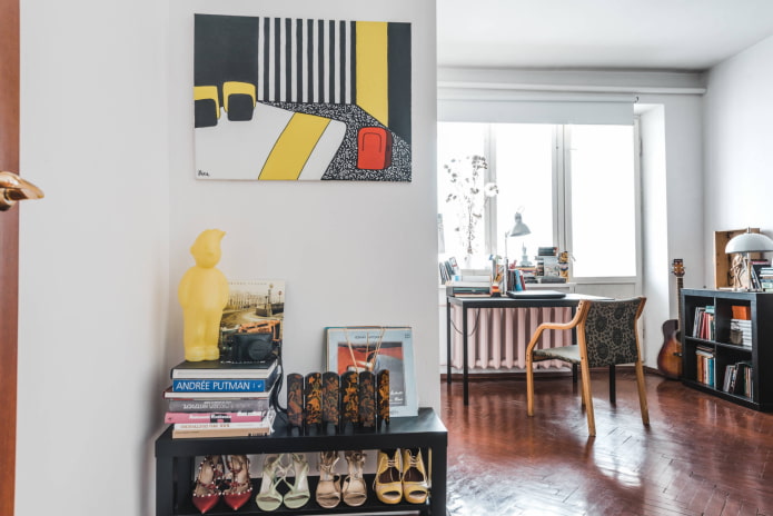 Monolocale con finiture bianche