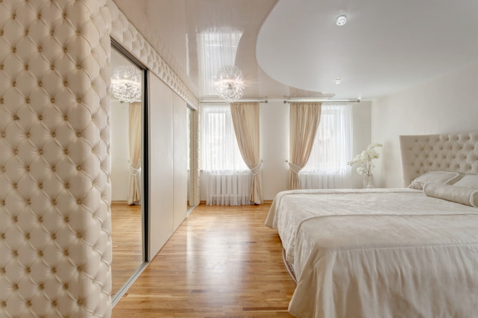 soffitto teso bicolore in camera da letto