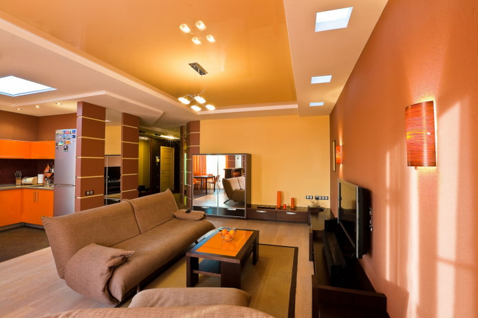 soffitto combinato nel soggiorno