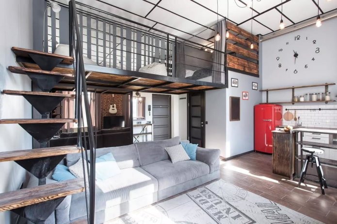 interno di un appartamento su due livelli in stile loft