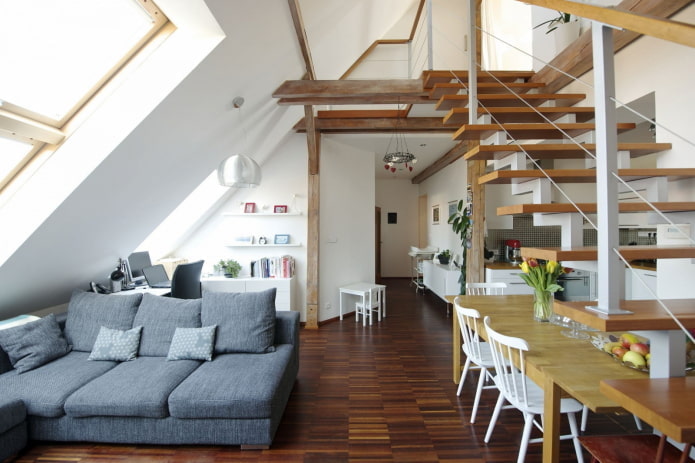 design degli interni di un appartamento a due livelli