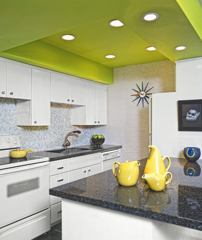 design verde a due livelli in cucina