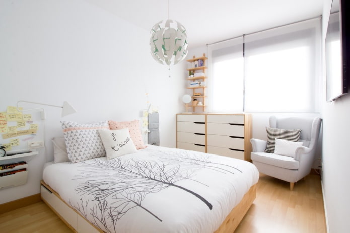 letto matrimoniale rettangolare all'interno