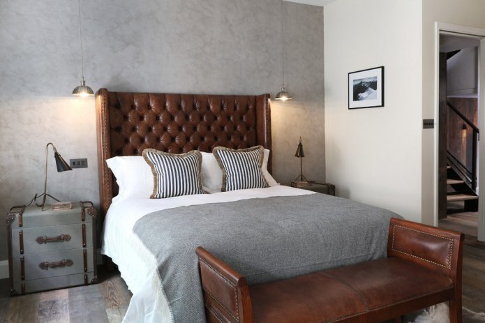 letto matrimoniale in pelle all'interno